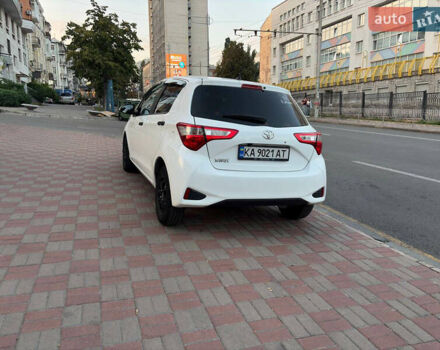 Білий Тойота Яріс, об'ємом двигуна 1 л та пробігом 60 тис. км за 10600 $, фото 4 на Automoto.ua