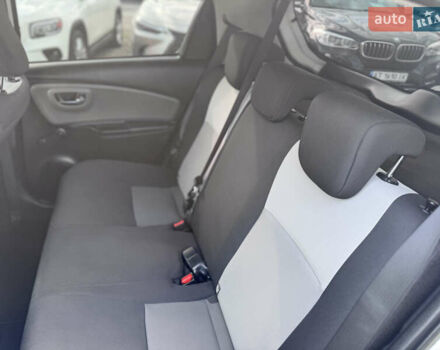 Белый Тойота Ярис, объемом двигателя 1.5 л и пробегом 165 тыс. км за 14990 $, фото 42 на Automoto.ua