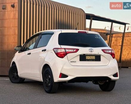 Білий Тойота Яріс, об'ємом двигуна 1 л та пробігом 59 тис. км за 9850 $, фото 10 на Automoto.ua