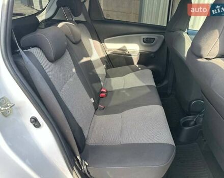 Білий Тойота Яріс, об'ємом двигуна 1 л та пробігом 59 тис. км за 9850 $, фото 19 на Automoto.ua
