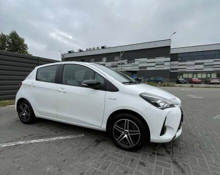 Білий Тойота Яріс, об'ємом двигуна 1.5 л та пробігом 130 тис. км за 16900 $, фото 1 на Automoto.ua