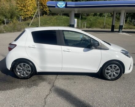 Білий Тойота Яріс, об'ємом двигуна 0 л та пробігом 148 тис. км за 13200 $, фото 1 на Automoto.ua