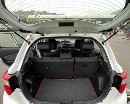 Белый Тойота Ярис, объемом двигателя 1.5 л и пробегом 130 тыс. км за 16900 $, фото 13 на Automoto.ua