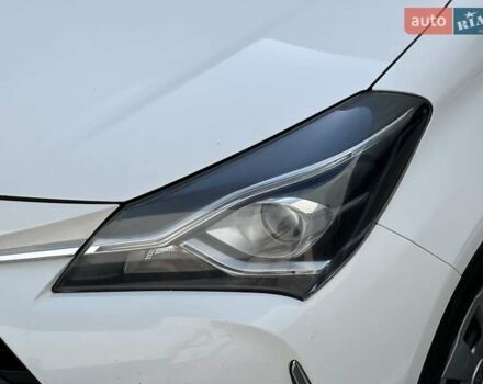 Белый Тойота Ярис, объемом двигателя 1.5 л и пробегом 155 тыс. км за 16500 $, фото 4 на Automoto.ua