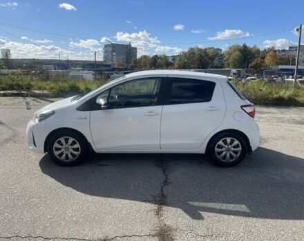 Білий Тойота Яріс, об'ємом двигуна 0 л та пробігом 148 тис. км за 13200 $, фото 4 на Automoto.ua