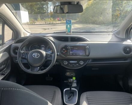 Білий Тойота Яріс, об'ємом двигуна 0 л та пробігом 148 тис. км за 13200 $, фото 2 на Automoto.ua