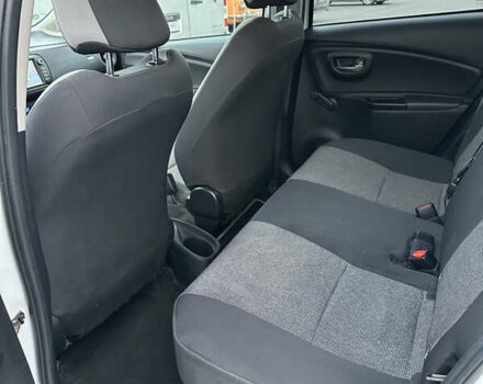 Белый Тойота Ярис, объемом двигателя 1.5 л и пробегом 122 тыс. км за 16500 $, фото 11 на Automoto.ua