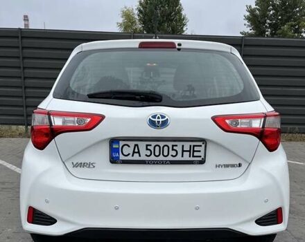 Білий Тойота Яріс, об'ємом двигуна 1.5 л та пробігом 130 тис. км за 16900 $, фото 5 на Automoto.ua
