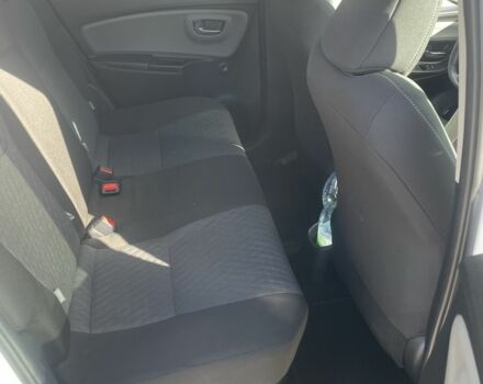 Білий Тойота Яріс, об'ємом двигуна 0 л та пробігом 148 тис. км за 13200 $, фото 3 на Automoto.ua