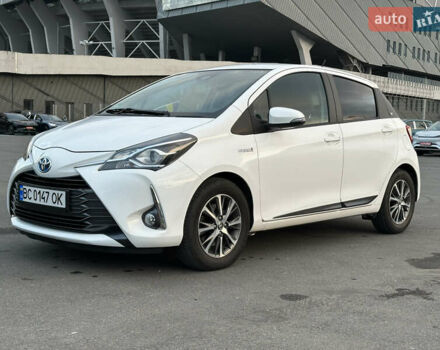 Белый Тойота Ярис, объемом двигателя 1.5 л и пробегом 122 тыс. км за 16500 $, фото 2 на Automoto.ua