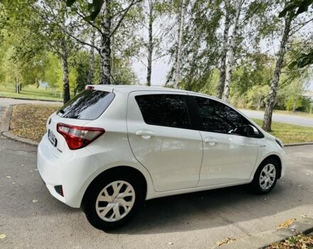 Белый Тойота Ярис, объемом двигателя 1.5 л и пробегом 23 тыс. км за 14700 $, фото 5 на Automoto.ua