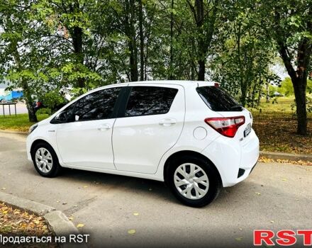 Тойота Яріс 2020 у Лохвице на Automoto.ua Білий Тойота Яріс, об'ємом двигуна 1.5 л та пробігом 23 тис. км за 16500 $, фото 4 на Automoto.ua
