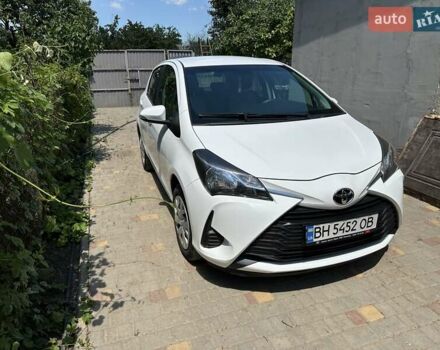 Белый Тойота Ярис, объемом двигателя 1.5 л и пробегом 33 тыс. км за 18500 $, фото 2 на Automoto.ua