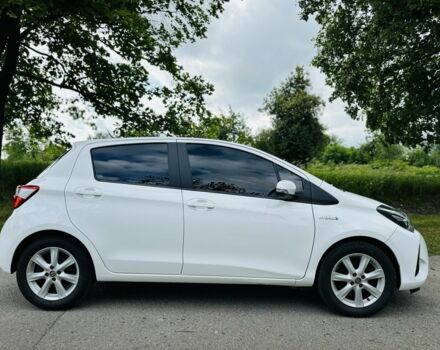 Белый Тойота Ярис, объемом двигателя 1.5 л и пробегом 37 тыс. км за 14900 $, фото 3 на Automoto.ua