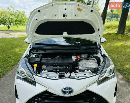 Тойота Яріс 2020 у Ромнах на Automoto.ua Білий Тойота Яріс, об'ємом двигуна 1.5 л та пробігом 37 тис. км за 15500 $, фото 14 на Automoto.ua