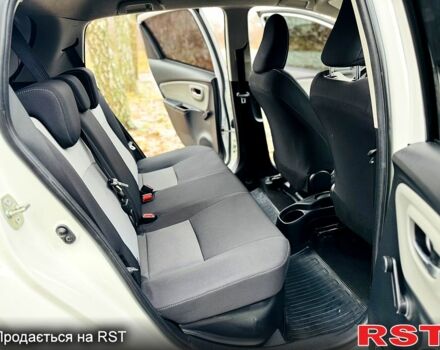 Тойота Яріс 2020 у Лохвице на Automoto.ua Білий Тойота Яріс, об'ємом двигуна 1.5 л та пробігом 23 тис. км за 16500 $, фото 8 на Automoto.ua