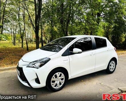 Тойота Яріс 2020 у Лохвице на Automoto.ua Білий Тойота Яріс, об'ємом двигуна 1.5 л та пробігом 23 тис. км за 16500 $, фото 1 на Automoto.ua