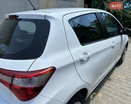 Белый Тойота Ярис, объемом двигателя 1.5 л и пробегом 33 тыс. км за 18500 $, фото 3 на Automoto.ua