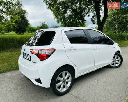 Тойота Яріс 2020 у Ромнах на Automoto.ua Білий Тойота Яріс, об'ємом двигуна 1.5 л та пробігом 37 тис. км за 15500 $, фото 6 на Automoto.ua