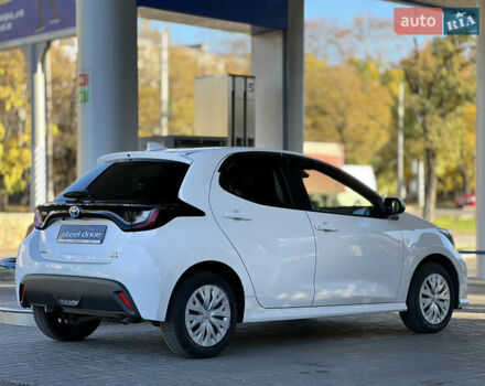 Білий Тойота Яріс, об'ємом двигуна 1.49 л та пробігом 39 тис. км за 17999 $, фото 4 на Automoto.ua