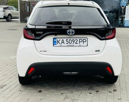 Тойота Ярис 2021 в Киеве на Automoto.ua Белый Тойота Ярис, объемом двигателя 1.49 л и пробегом 39 тыс. км за 17199 $, фото 1 на Automoto.ua