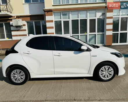 Белый Тойота Ярис, объемом двигателя 1.5 л и пробегом 11 тыс. км за 18500 $, фото 1 на Automoto.ua