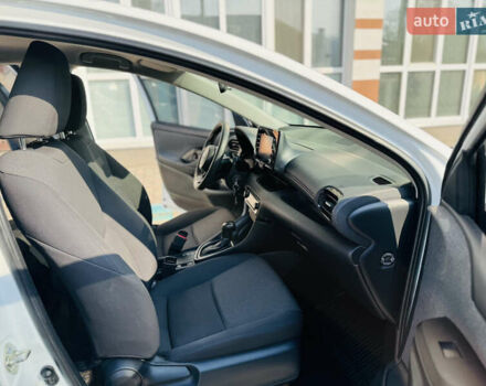 Белый Тойота Ярис, объемом двигателя 1.5 л и пробегом 11 тыс. км за 18500 $, фото 9 на Automoto.ua