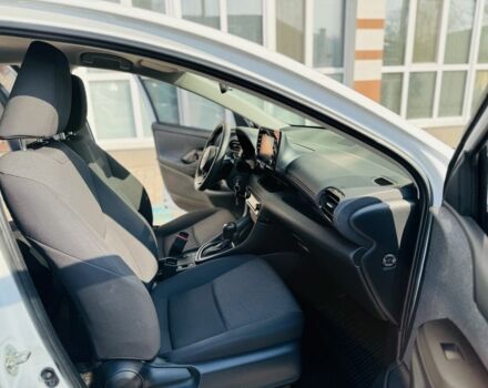 Белый Тойота Ярис, объемом двигателя 1.5 л и пробегом 11 тыс. км за 17900 $, фото 7 на Automoto.ua