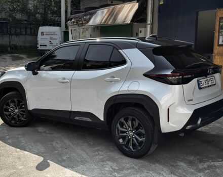Тойота Яріс 2024 у Полтаві на Automoto.ua Білий Тойота Яріс, об'ємом двигуна 1.5 л та пробігом 8 тис. км за 33850 $, фото 2 на Automoto.ua