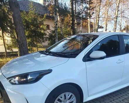 Белый Тойота Ярис, объемом двигателя 1.5 л и пробегом 17 тыс. км за 21000 $, фото 2 на Automoto.ua