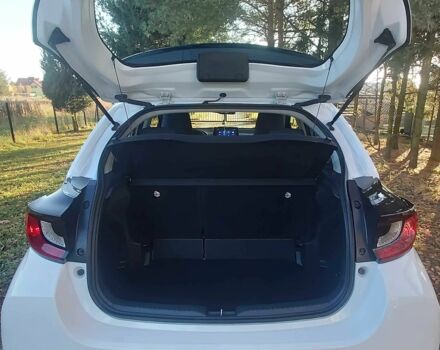 Белый Тойота Ярис, объемом двигателя 1.5 л и пробегом 17 тыс. км за 21000 $, фото 5 на Automoto.ua