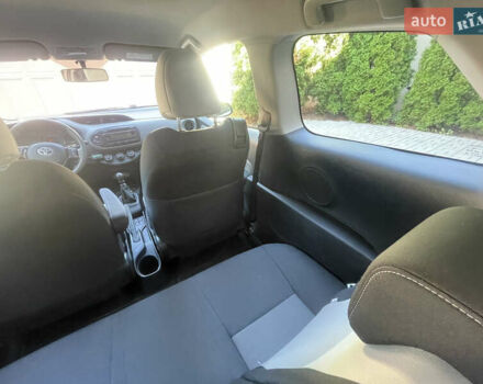 Белый Тойота Ярис, объемом двигателя 1.36 л и пробегом 86 тыс. км за 8300 $, фото 43 на Automoto.ua