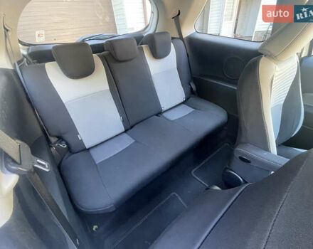 Белый Тойота Ярис, объемом двигателя 1.36 л и пробегом 86 тыс. км за 8300 $, фото 38 на Automoto.ua