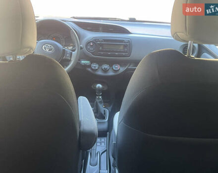 Белый Тойота Ярис, объемом двигателя 1.36 л и пробегом 86 тыс. км за 8300 $, фото 42 на Automoto.ua