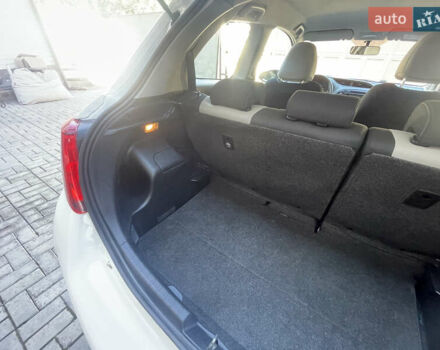 Белый Тойота Ярис, объемом двигателя 1.36 л и пробегом 86 тыс. км за 8300 $, фото 41 на Automoto.ua