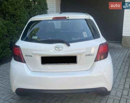 Белый Тойота Ярис, объемом двигателя 1.36 л и пробегом 86 тыс. км за 8300 $, фото 17 на Automoto.ua
