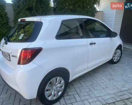 Білий Тойота Яріс, об'ємом двигуна 1.36 л та пробігом 86 тис. км за 8500 $, фото 15 на Automoto.ua