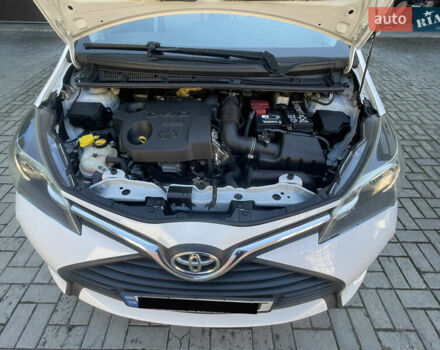 Белый Тойота Ярис, объемом двигателя 1.36 л и пробегом 86 тыс. км за 8300 $, фото 45 на Automoto.ua