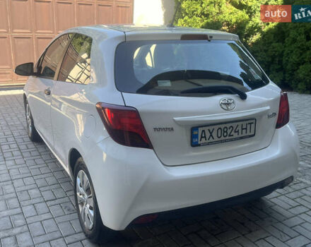 Белый Тойота Ярис, объемом двигателя 1.36 л и пробегом 86 тыс. км за 8300 $, фото 24 на Automoto.ua