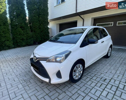 Белый Тойота Ярис, объемом двигателя 1.36 л и пробегом 86 тыс. км за 8300 $, фото 8 на Automoto.ua