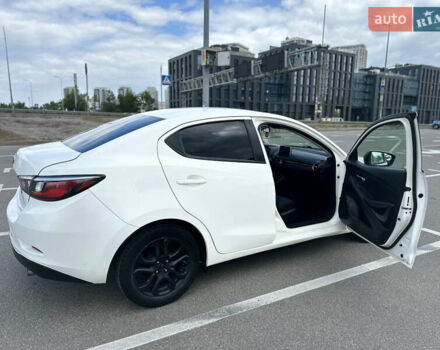 Белый Тойота Ярис, объемом двигателя 1.5 л и пробегом 288 тыс. км за 7700 $, фото 13 на Automoto.ua
