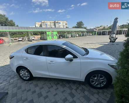 Белый Тойота Ярис, объемом двигателя 1.5 л и пробегом 131 тыс. км за 11800 $, фото 3 на Automoto.ua