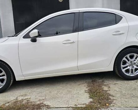 Тойота Яріс 2017 у Кропивницькому (Кіровограді) на Automoto.ua Білий Тойота Яріс, об'ємом двигуна 1.5 л та пробігом 140 тис. км за 11800 $, фото 3 на Automoto.ua