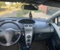 Белый Тойота Ярис, объемом двигателя 1 л и пробегом 205 тыс. км за 2900 $, фото 3 на Automoto.ua