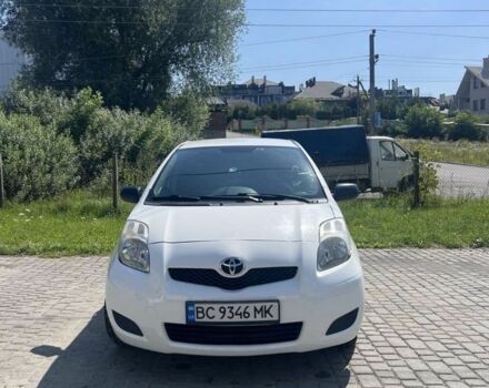 Белый Тойота Ярис, объемом двигателя 1.4 л и пробегом 236 тыс. км за 6800 $, фото 1 на Automoto.ua