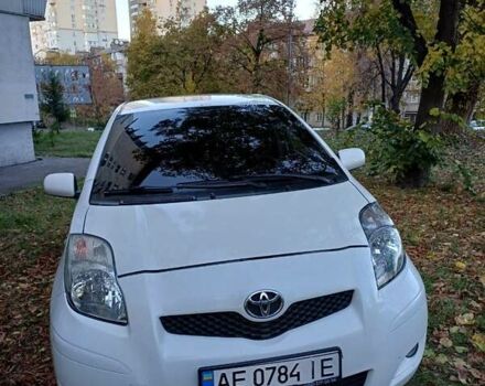 Тойота Яріс 2011 у Києві на Automoto.ua Білий Тойота Яріс, об'ємом двигуна 1.3 л та пробігом 177 тис. км за 7200 $, фото 1 на Automoto.ua