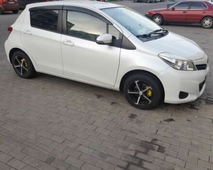 Білий Тойота Яріс, об'ємом двигуна 1 л та пробігом 87 тис. км за 7500 $, фото 1 на Automoto.ua