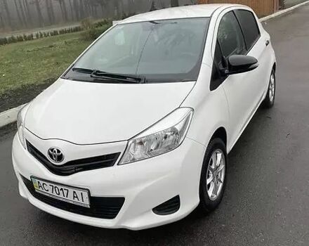 Белый Тойота Ярис, объемом двигателя 1 л и пробегом 102 тыс. км за 7000 $, фото 1 на Automoto.ua