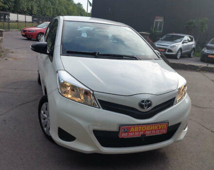 Білий Тойота Яріс, об'ємом двигуна 1 л та пробігом 140 тис. км за 7300 $, фото 1 на Automoto.ua
