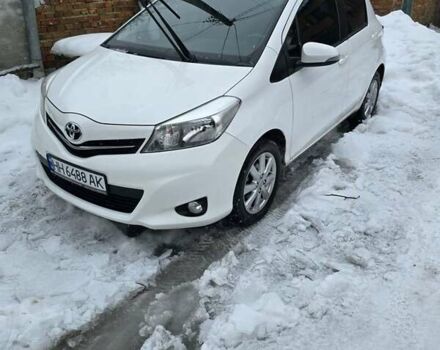 Белый Тойота Ярис, объемом двигателя 1.3 л и пробегом 157 тыс. км за 12900 $, фото 1 на Automoto.ua